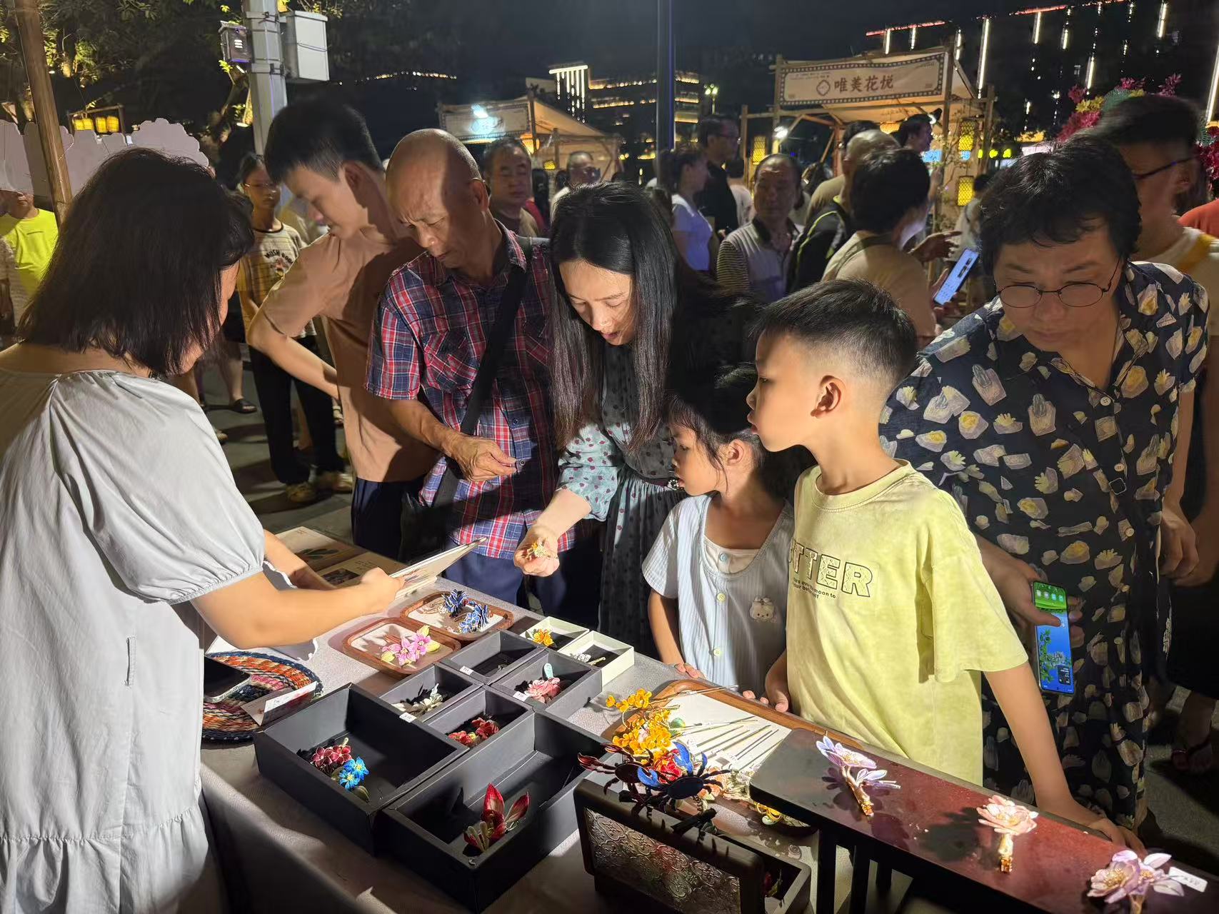 4.江门墟市集非遗绒花展区集锦.jpg